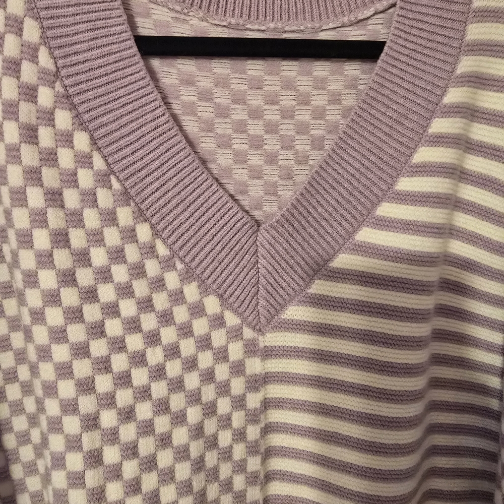 SHEIN Curve V-Neck Sweater - Picture 3 of 4